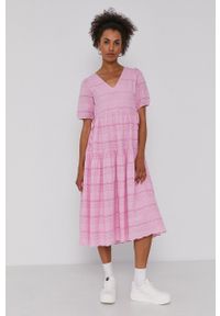 Y.A.S Sukienka kolor różowy midi rozkloszowana. Kolor: różowy. Długość rękawa: krótki rękaw. Typ sukienki: rozkloszowane. Długość: midi #1