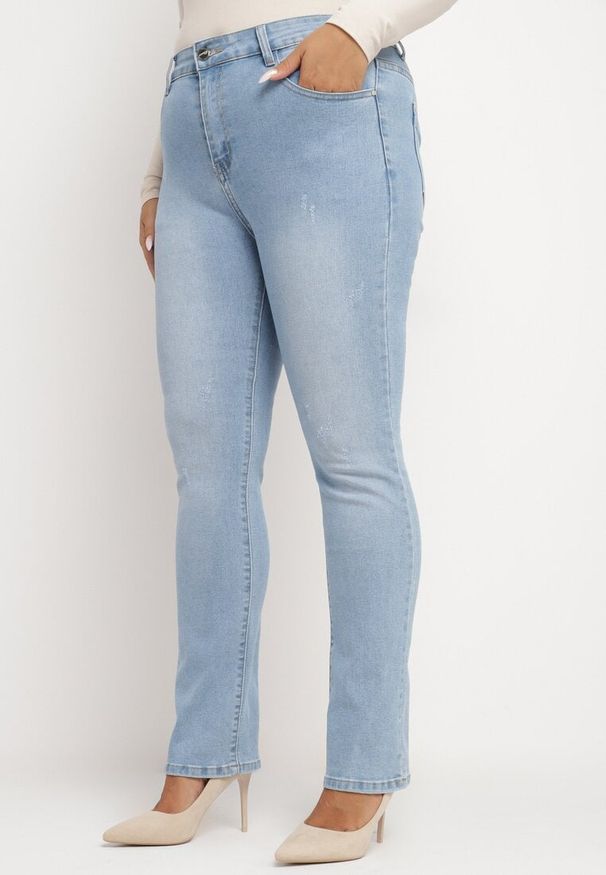 Born2be - Niebieskie Jeansy Skinny z Ozdobnymi Przetarciami Neveloria. Okazja: na co dzień. Kolor: niebieski. Styl: elegancki, casual, klasyczny