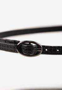 Born2be - Czarne Płaskie Sandały VICES z Paskiem w Kształcie T i Zakrytym Noskiem Ciradyl. Okazja: na co dzień, do pracy, na spotkanie biznesowe. Zapięcie: pasek. Kolor: czarny. Materiał: jeans, len. Styl: casual, biznesowy #4