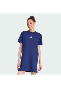 Adidas - Sukienka Essentials 3-Stripes Tee. Kolor: biały, niebieski, wielokolorowy. Typ sukienki: sportowe. Styl: elegancki, sportowy #1