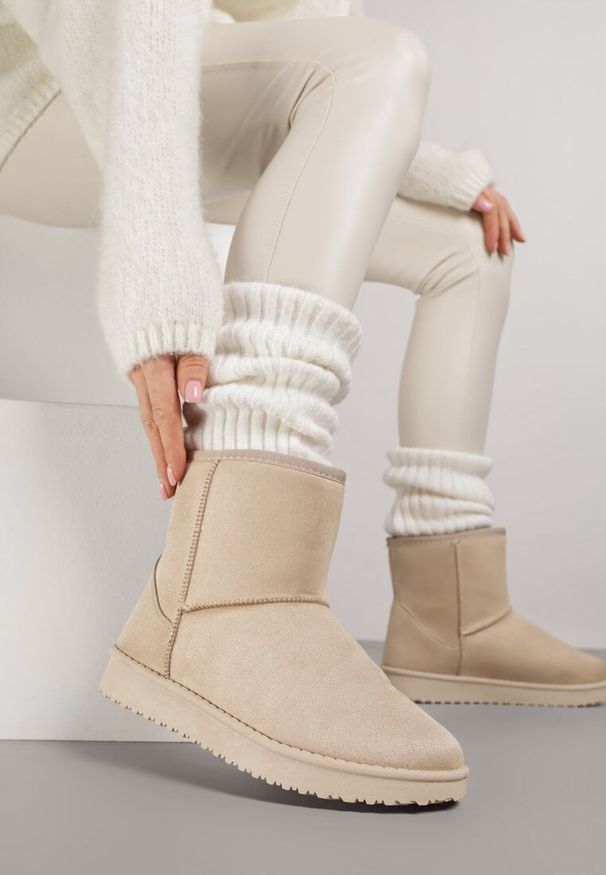 Born2be - Beżowe Śniegowce Ozdobione Przeszyciem Retila. Okazja: na co dzień. Kolor: beżowy. Materiał: jeans. Wzór: aplikacja. Styl: casual