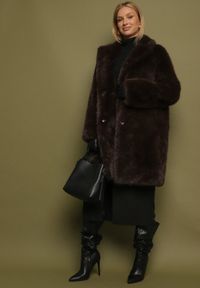 Born2be - Brązowy Płaszcz Futerko o Długim Kroju Otirena. Okazja: na co dzień. Kolor: brązowy. Materiał: futro. Długość: długie. Styl: casual, elegancki #3