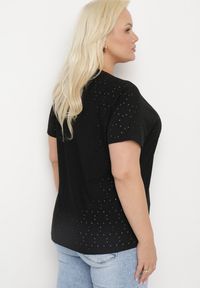 Born2be - Czarny T-shirt Ażurowy z Ozdobnymi Cyrkoniami Cevola. Okazja: na co dzień. Kolor: czarny. Wzór: ażurowy. Styl: casual #3