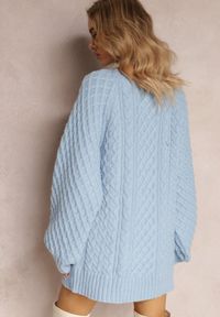 Renee - Jasnoniebieski Długi Sweter Ozdobiony Drobnym Splotem Killoe. Kolor: niebieski. Materiał: jeans. Długość: długie. Wzór: ze splotem, aplikacja #3