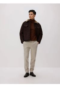 Reserved - Spodnie chino slim fit - beżowy. Kolor: beżowy. Materiał: bawełna, tkanina