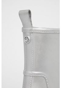 Calvin Klein Kalosze damskie kolor srebrny. Nosek buta: okrągły. Kolor: srebrny. Materiał: guma #3