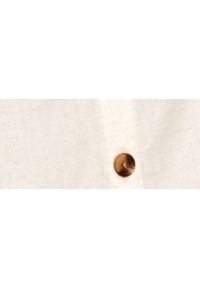 TOP SECRET - Koszulowa bluzka z kimonowym rękawem. Typ kołnierza: dekolt w kształcie V. Kolor: biały. Materiał: tkanina. Długość: krótkie