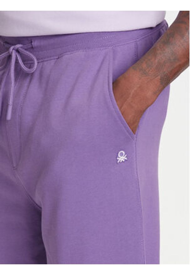 United Colors of Benetton - United Colors Of Benetton Spodnie dresowe 342ZUF01B Fioletowy Regular Fit. Kolor: fioletowy. Materiał: bawełna