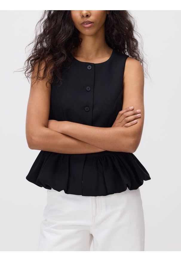 Reserved - Kamizelka z baskinką - czarny. Kolor: czarny. Materiał: tkanina