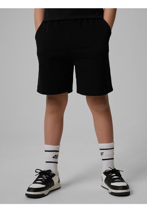 4f - 4F Spodenki dresowe chłopięce - czarne 164 (13-14 lat). Okazja: na co dzień. Kolor: czarny. Materiał: dresówka. Długość: krótkie. Wzór: gładki, ze splotem. Sezon: lato. Styl: casual, sportowy