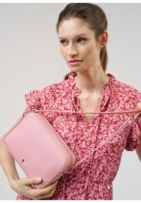 Ochnik - Różowa klasyczna torebka damska. Kolor: różowy. Materiał: skórzane. Styl: klasyczny. Rodzaj torebki: na ramię #6
