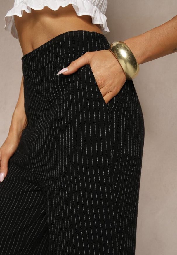 Renee - Czarne Szerokie Spodnie High Waist z Lnu i Bawełny Ivelpio. Okazja: na co dzień. Stan: podwyższony. Kolor: czarny. Materiał: bawełna, len. Styl: klasyczny, elegancki, casual