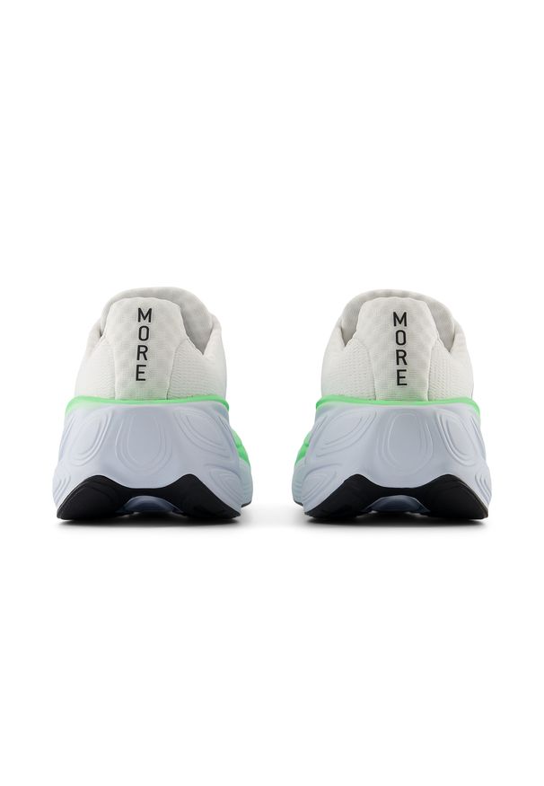 Buty damskie New Balance Fresh Foam x More v5 WMORCB5 – białe. Okazja: na co dzień. Kolor: biały. Szerokość cholewki: normalna. Sport: fitness