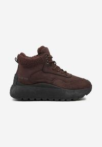 Born2be - Brązowe Sneakersy Śniegowce Vices na Grubej Podeszwie Ozdobione Futerkiem i Napisem Nelinena. Okazja: na co dzień. Kolor: brązowy. Materiał: futro. Wzór: aplikacja, napisy. Sport: golf #6