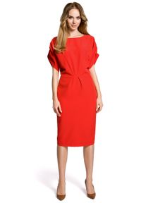 Sukienki.shop - Sukienka elegancka ołówkowa kimonowa z bufiastymi rękawami czerwona. Okazja: na imprezę, na randkę. Kolor: czerwony. Materiał: elastan, tkanina, materiał. Wzór: gładki. Typ sukienki: ołówkowe. Styl: elegancki. Długość: midi