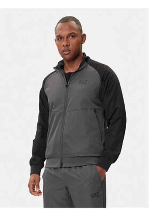 EA7 Emporio Armani Dres 7M000642 AF16072 M8187 Czarny Regular Fit. Kolor: czarny. Materiał: syntetyk