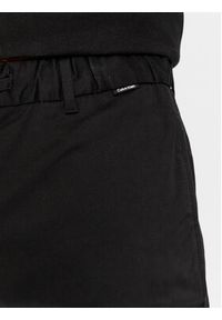 Calvin Klein Chinosy Modern K10K112383 Czarny Tapered Fit. Kolor: czarny. Materiał: bawełna