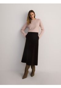 Reserved - Sweter z ozdobną aplikacją - różowy. Kolor: różowy. Materiał: wełna, dzianina. Wzór: aplikacja #1
