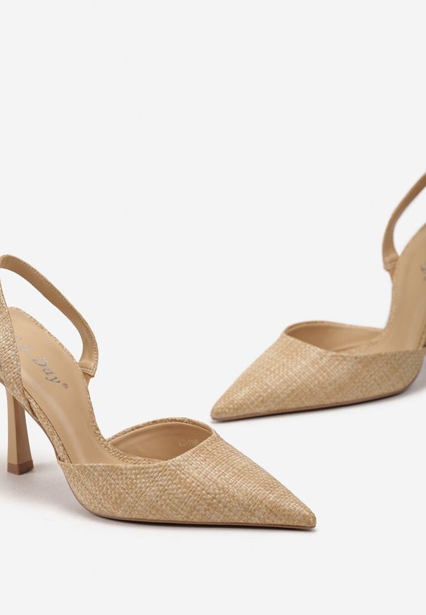 Born2be - Beżowe Sandały z Elegancką Plecionką na Szpiczastym Nosku Serapina. Nosek buta: szpiczasty. Kolor: beżowy. Sezon: lato. Obcas: na obcasie. Styl: elegancki. Wysokość obcasa: średni
