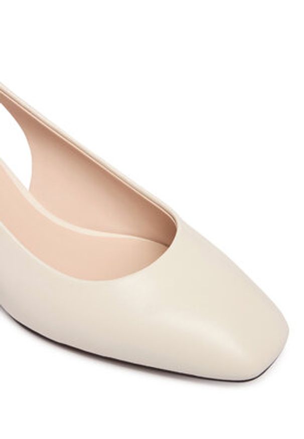 Coccinelle Czółenka C-Everyday E4 U1L 21 02 01 Écru. Kolor: kremowy. Materiał: skóra