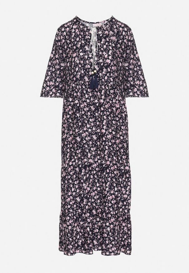 Born2be - Granatowo-Różowa Bawełniana Sukienka Rozkloszowana w Drobne Kwiatki z Chwostem Orrilva. Okazja: na imprezę, na co dzień. Typ kołnierza: dekolt w łódkę. Kolor: niebieski. Materiał: bawełna. Wzór: kwiaty. Sezon: wiosna. Styl: elegancki, casual