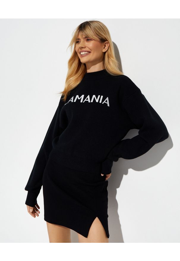 LA MANIA - Czarna bluza z logo La Mania. Kolor: czarny. Materiał: dzianina, prążkowany. Wzór: nadruk