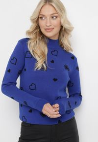 Born2be - Granatowy Sweter z Golfem z Wzorem w Serduszka Nudamia. Typ kołnierza: golf. Kolor: niebieski. Sezon: jesień, zima #3