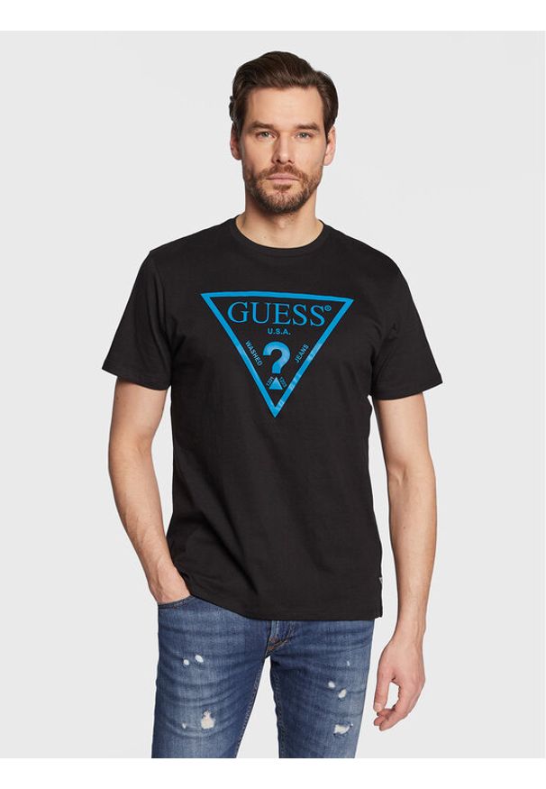 Guess T-Shirt Reflective Logo M3GI44 K9RM1 Czarny Slim Fit. Kolor: czarny. Materiał: bawełna