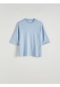 Reserved - Gładki T-shirt oversize - jasnoniebieski. Kolor: niebieski. Materiał: bawełna, dzianina. Wzór: gładki