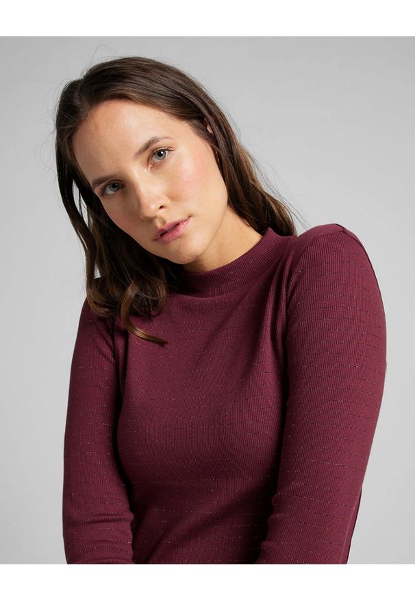 Lee - DAMSKA KOSZULKA LEE HIGH NECK LS RIB TEE RED OCHRE L44DPHOE 112109823