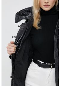 Tiffi kurtka puchowa damska kolor czarny przejściowa. Okazja: na co dzień. Kolor: czarny. Materiał: puch. Styl: casual #5