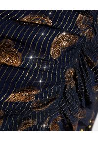 ROCOCO SAND - Sukienka midi z długim rękawem Letti. Kolor: czarny. Materiał: wiskoza. Długość rękawa: długi rękaw. Typ sukienki: asymetryczne. Długość: midi