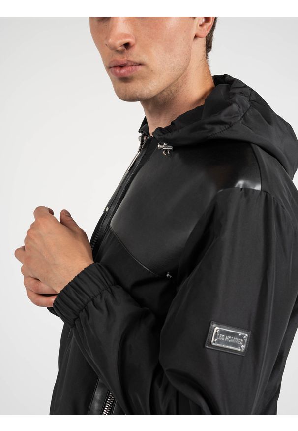 Les Hommes Kurtka "Windbreaker" | LLO311-250L | Windbreaker Jacket | Mężczyzna | Czarny. Okazja: na co dzień. Typ kołnierza: kaptur. Kolor: czarny. Materiał: poliester. Styl: casual
