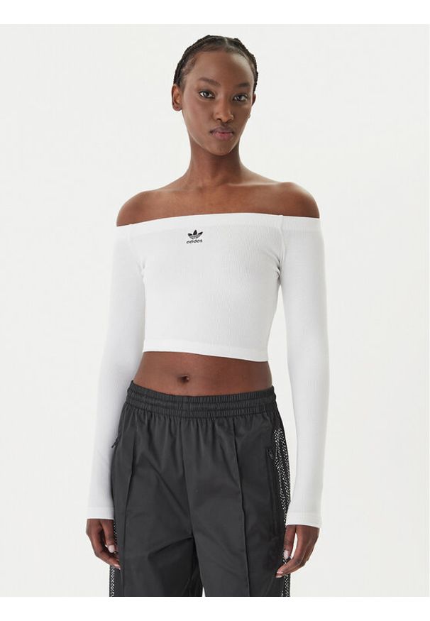 Adidas - adidas Bluzka Essentials KE3153 Biały Slim Fit. Kolor: biały. Materiał: bawełna