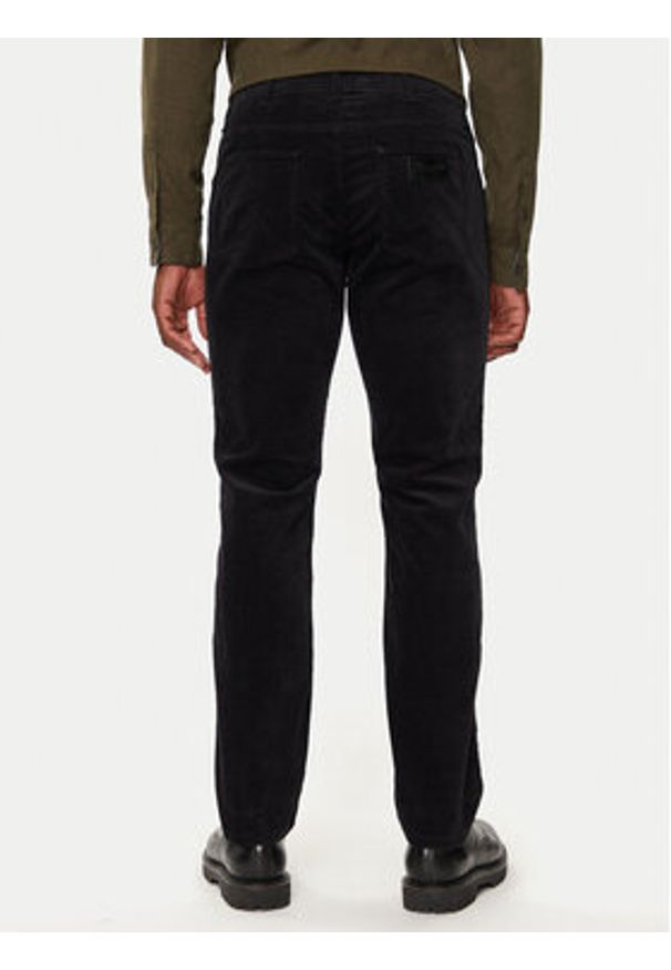 Wrangler Jeansy Greensboro 112357406 Czarny Straight Fit. Kolor: czarny