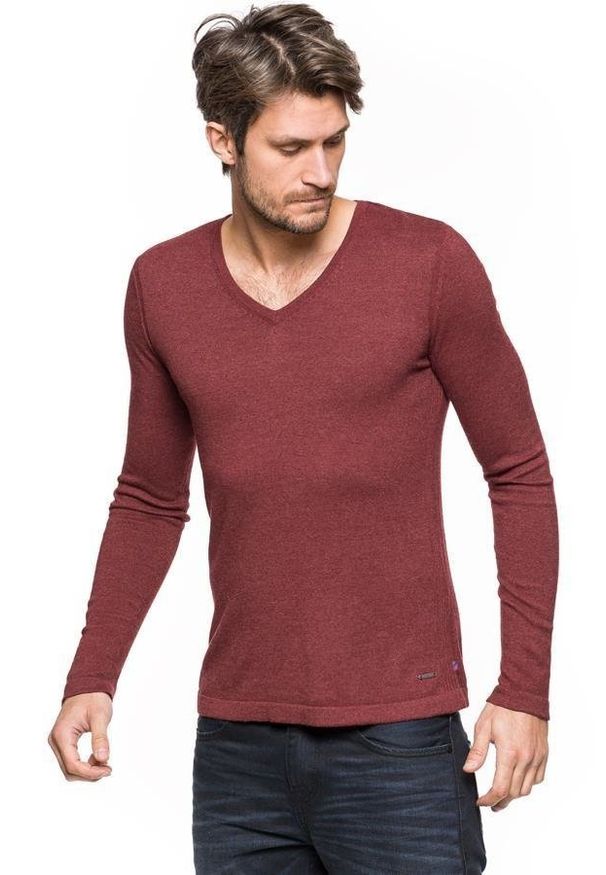 Tom Tailor - MĘSKI SWETER TOM TAILOR V-NECK WITH RIB DETAILS BURGUNDY DARK RED 3018534.00.15 COL. 4499. Okazja: na co dzień. Materiał: materiał. Wzór: jednolity. Styl: elegancki, casual