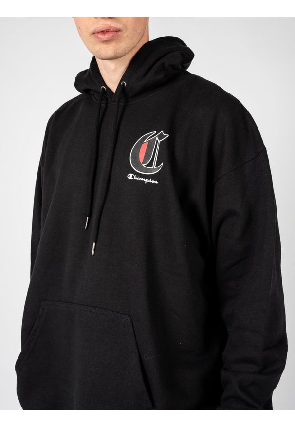 Champion Bluza | HBGF89H586NKA | Mężczyzna | Czarny. Okazja: na co dzień. Typ kołnierza: kaptur. Kolor: czarny. Materiał: poliester, bawełna. Wzór: nadruk, aplikacja. Styl: casual
