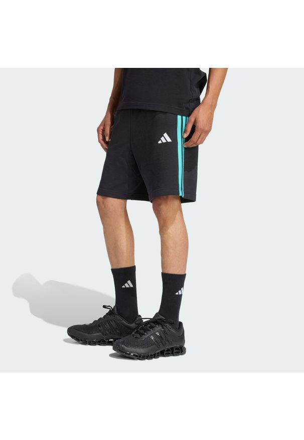 Adidas - Szorty Mercedes - Amg Petronas Formula 1 Team Dna. Kolor: niebieski, wielokolorowy, czarny. Sport: fitness