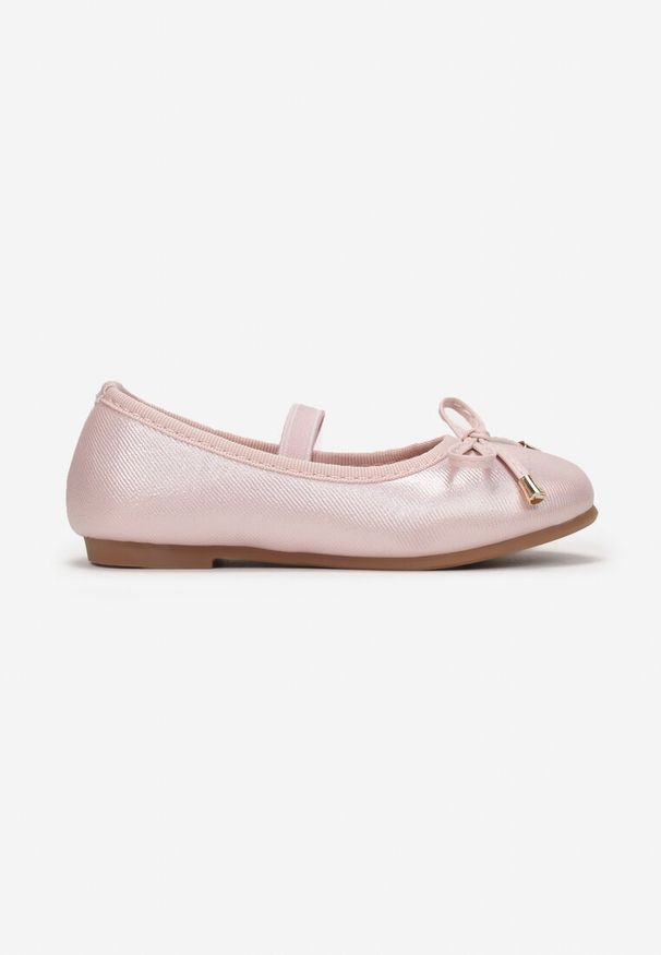 Born2be - Różowe Balerinki Nikanassa. Okazja: na co dzień. Nosek buta: okrągły. Zapięcie: pasek. Kolor: różowy. Styl: casual, elegancki