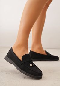 Born2be - Czarne Lekkie Mokasyny VICES z Metalowymi Ozdobami i Skórzaną Wkladką Adrialee. Nosek buta: okrągły. Kolor: czarny. Materiał: skóra. Wzór: aplikacja. Obcas: na obcasie. Styl: klasyczny. Wysokość obcasa: niski #1