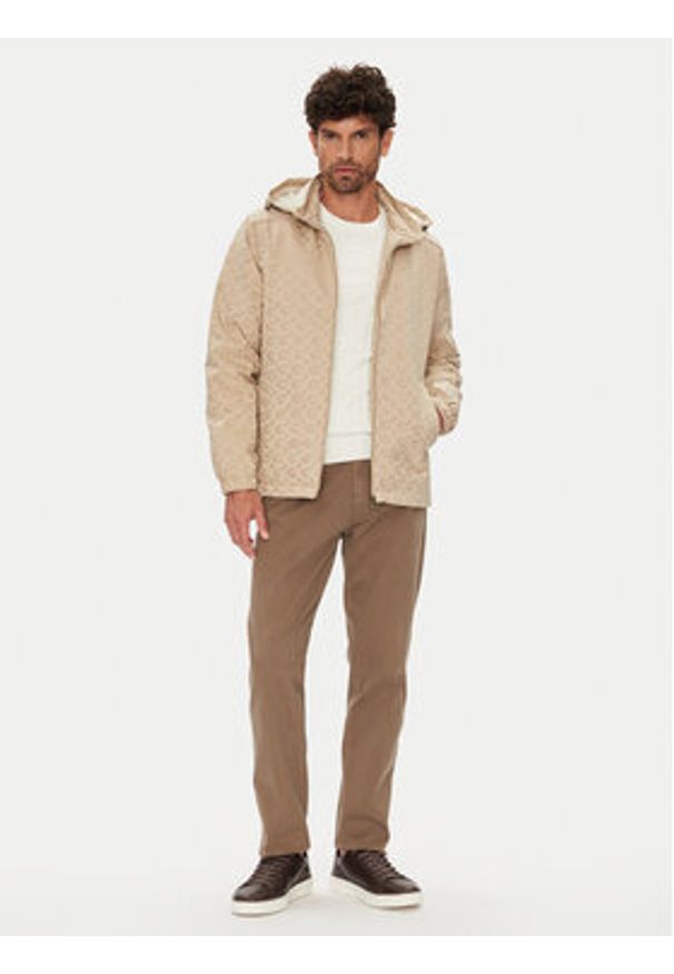 Guess Kurtka przejściowa M5YL14 WHEW2 Beżowy Regular Fit. Kolor: beżowy. Materiał: syntetyk
