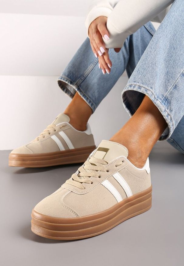 Born2be - Beżowe Sneakersy na Platformie z Minimalistycznymi Przeszyciami Teritha. Nosek buta: okrągły. Zapięcie: sznurówki. Kolor: beżowy. Materiał: nubuk, syntetyk. Obcas: na platformie. Wysokość obcasa: niski