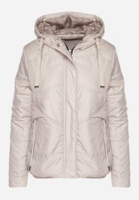 Born2be - Beżowa Casualowa Kurtka z Kapturem i Ozdobnymi Sznurkami Evialinae. Okazja: na co dzień. Typ kołnierza: kaptur. Kolor: beżowy. Materiał: jeans, poliester. Styl: casual #4