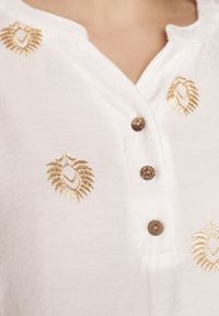 Born2be - Biała Wiskozowa Koszula Boho z Haftem i Podpinanymi Rękawami 3/4 Cheridenah. Okazja: na co dzień. Kolekcja: plus size. Kolor: biały. Materiał: wiskoza. Wzór: haft. Styl: boho #2