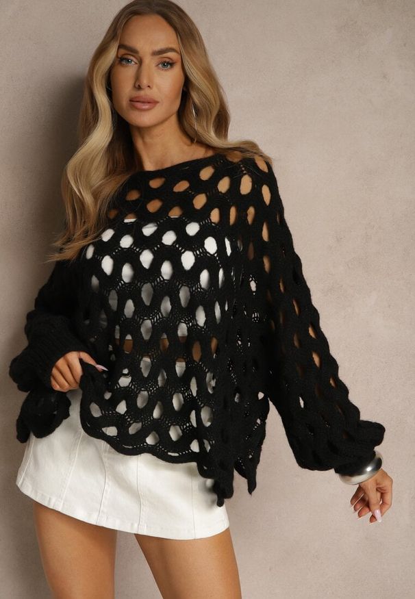 Renee - Czarny Nietoperzowy Sweter z Dzianiny z Wełną o Ażurowym Splocie Filarasea. Okazja: na co dzień. Kolor: czarny. Materiał: dzianina, wełna. Wzór: ażurowy, ze splotem. Styl: klasyczny, elegancki, casual
