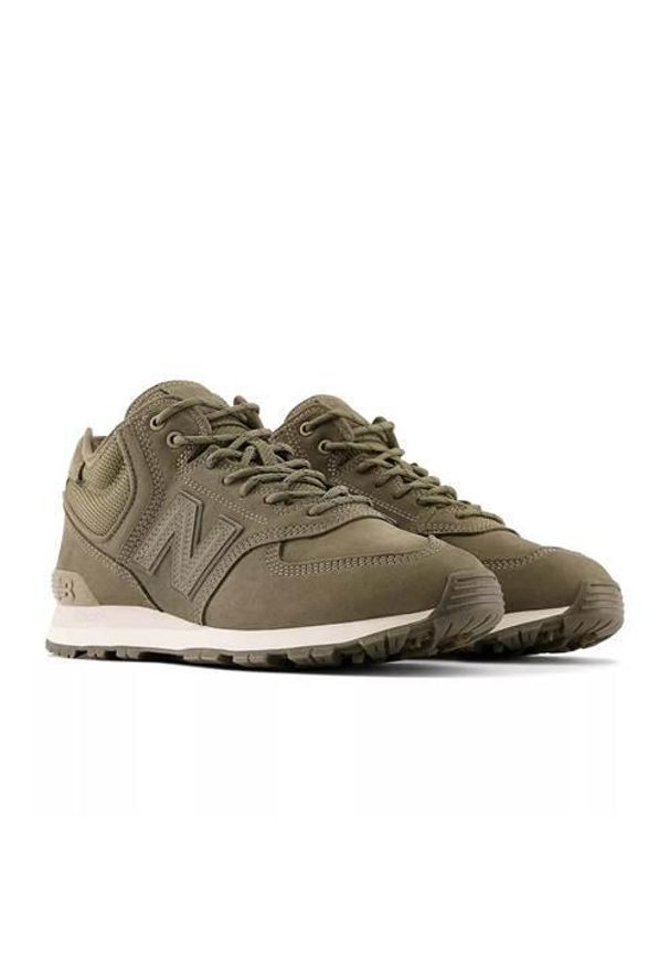Buty do chodzenia męskie New Balance 574. Kolor: zielony. Materiał: skóra. Szerokość cholewki: normalna. Model: New Balance 574. Sport: turystyka piesza