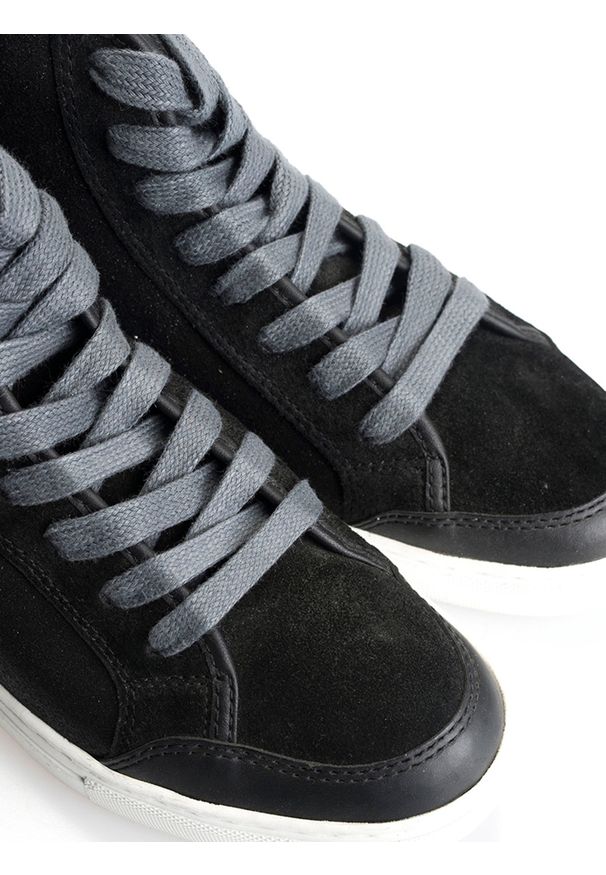 Trussardi Jeans Sneakersy | 79A00031 | Kobieta | Czarny. Nosek buta: okrągły. Zapięcie: zamek. Kolor: czarny. Materiał: skóra ekologiczna. Wzór: aplikacja