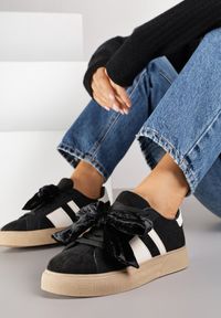 Renee - Czarne Sneakersy w Stylu Tenisówek Ozdobione Kokardą z Weluru Lerrive. Okazja: na co dzień. Kolor: czarny. Materiał: welur. Wzór: aplikacja