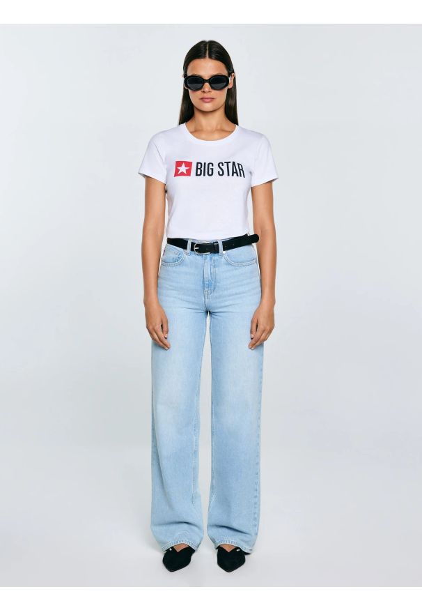 Big-Star - Koszulka damska z logo biała Risma 101. Okazja: na co dzień. Kolor: biały. Materiał: jeans, dzianina. Wzór: aplikacja, nadruk. Styl: sportowy, casual