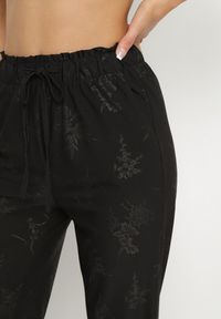 Born2be - Czarne Spodnie o Prostym Kroju z Gumką w Talii Mirea. Okazja: na co dzień, na spotkanie biznesowe. Kolor: czarny. Styl: biznesowy, elegancki, casual #7